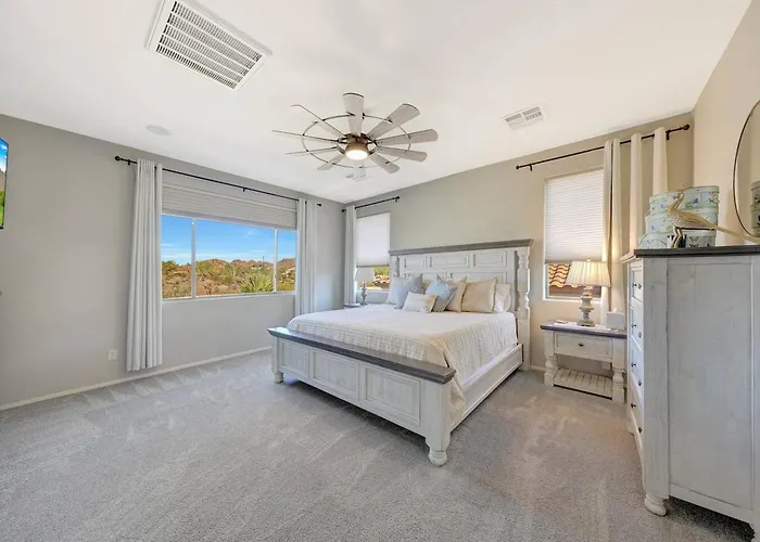 Heated Pool & 5br Retreat/ Estrella Mtn Ranch Holiday home *