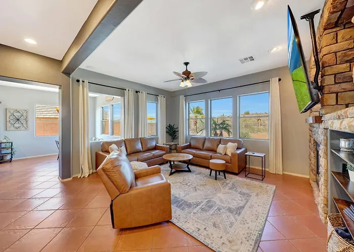 Heated Pool & 5br Retreat/ Estrella Mtn Ranch Holiday home *