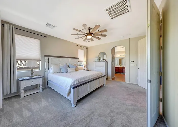Heated Pool & 5br Retreat/ Estrella Mtn Ranch Holiday home *