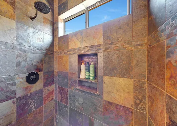 Heated Pool & 5br Retreat/ Estrella Mtn Ranch Holiday home *