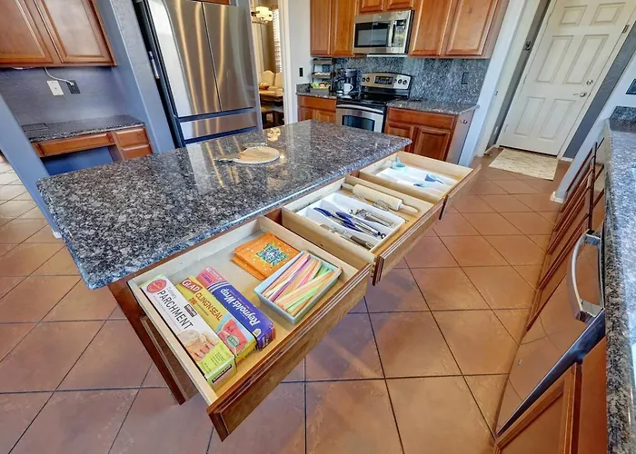 Heated Pool & 5br Retreat/ Estrella Mtn Ranch Holiday home *